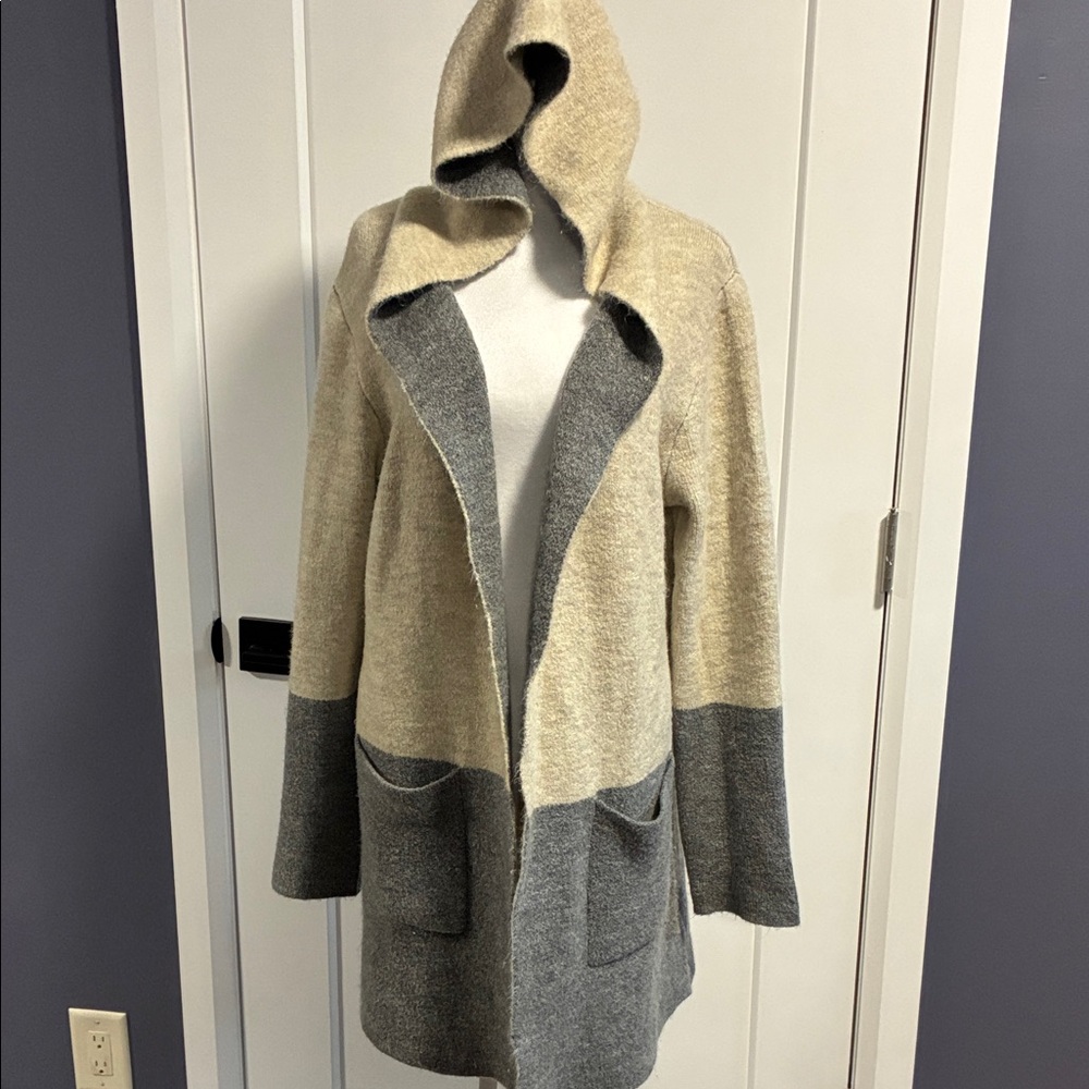 Charlie Paige Two-Tone Hooded Women's Sweater
